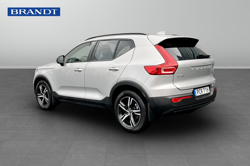 Bild 2 av Volvo XC40 B3 FWD Bensin Plus Dark