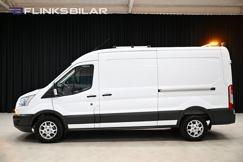 Bild 2 av Ford Transit 350 2.0 TDCi AWD 170HK Dubbeldörr|Drag|Värmare|NyKamrem