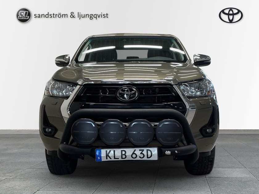 Bild 2 av Toyota Hilux Dubbelhytt D-CAB 2,8 TURBO D-4D, ADBLUE 4WD AUTOMAT HERO