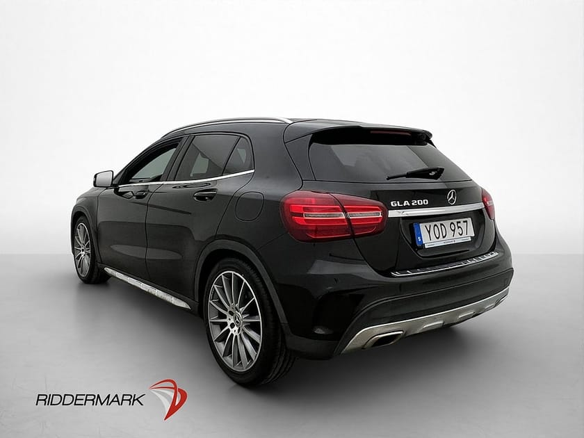 Bild 5 av Mercedes-Benz GLA 200 AMG Pano Navi Kamera Halvskinn