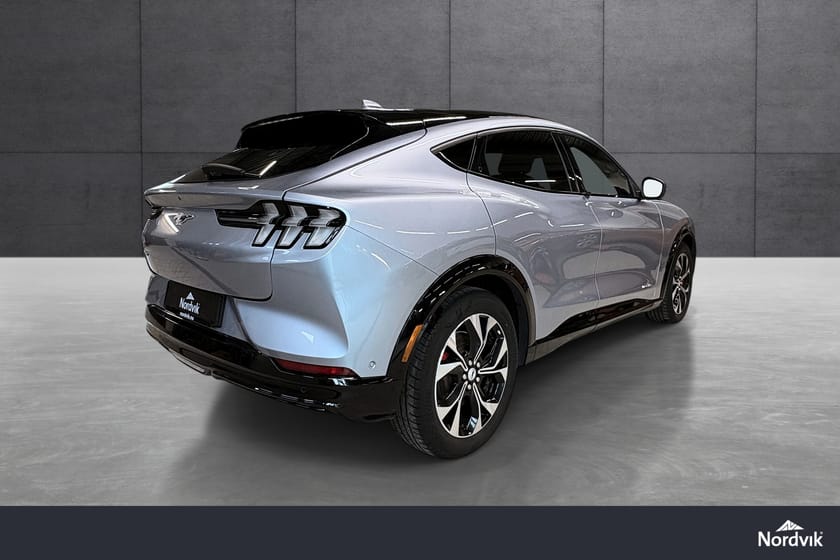 Bilde 4 av Ford Mustang Mach-E Standard Range AWD B&O / Navi / 400km WLTP