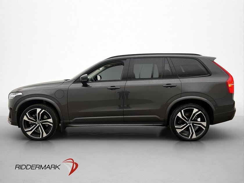 Bild 2 av Volvo XC90 7-seater T8 AWD Ultimate Dark 7-Sits Pano B&W HUD Luftfjäd