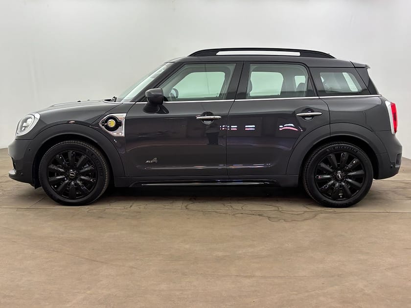 Bild 3 av MINI Countryman Cooper SE ALL4 Salt II  224hk Navi