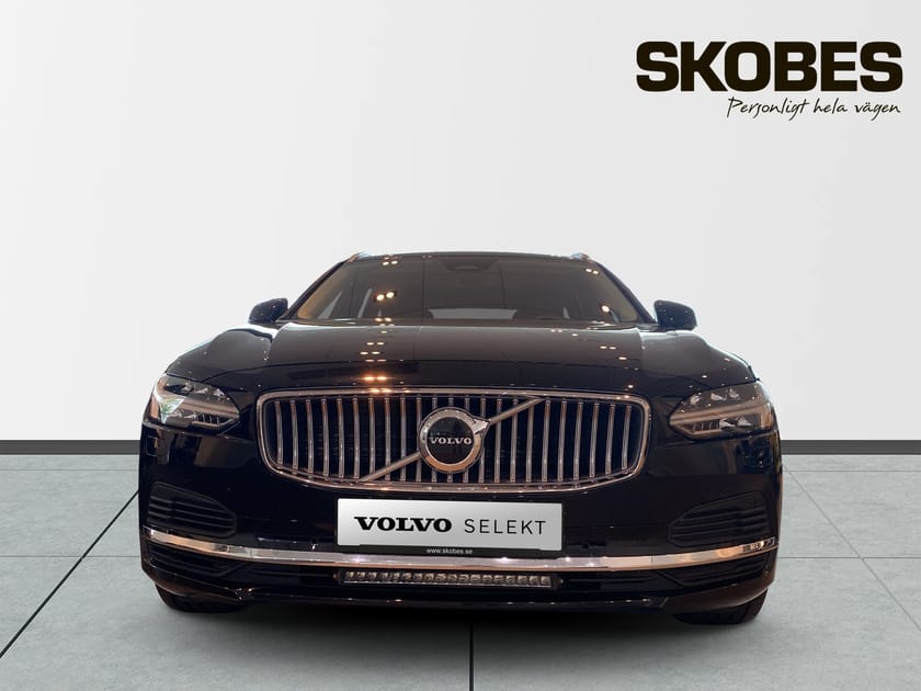 Bild 2 av Volvo V90 Recharge T6 Core Edition, Drag, Momsbil, Läder