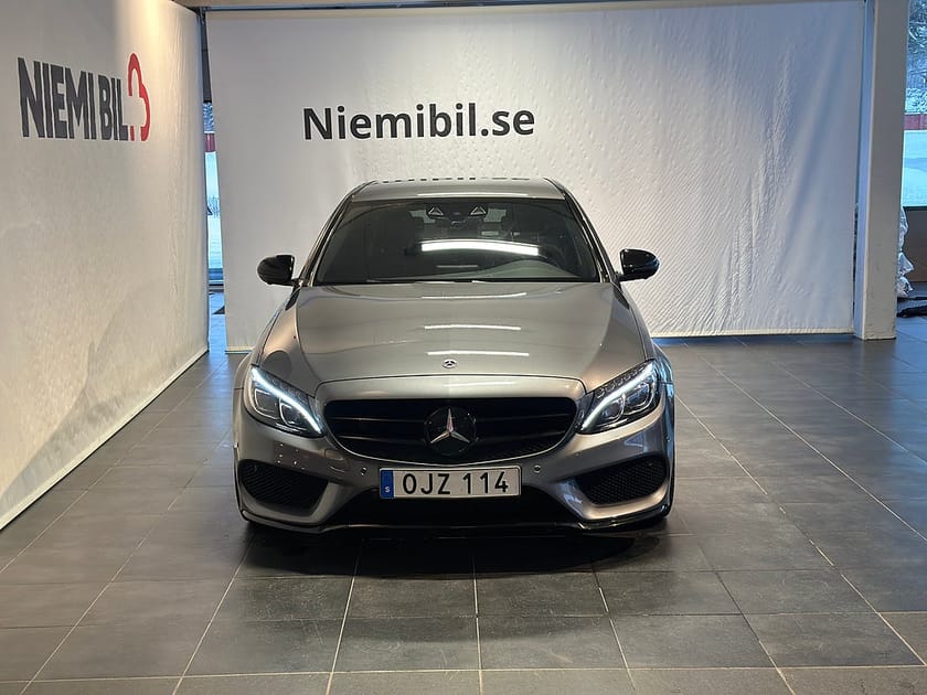 Bild 2 av Mercedes-Benz C 300 7G-Tronic AMG Premium Burmester/360/MoK