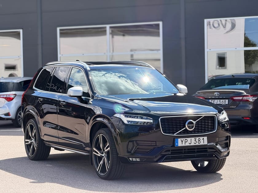 Bild 4 av Volvo XC90 7-seater T6 AWD R-Design B&W Pano 360 Drag Navi Skinn