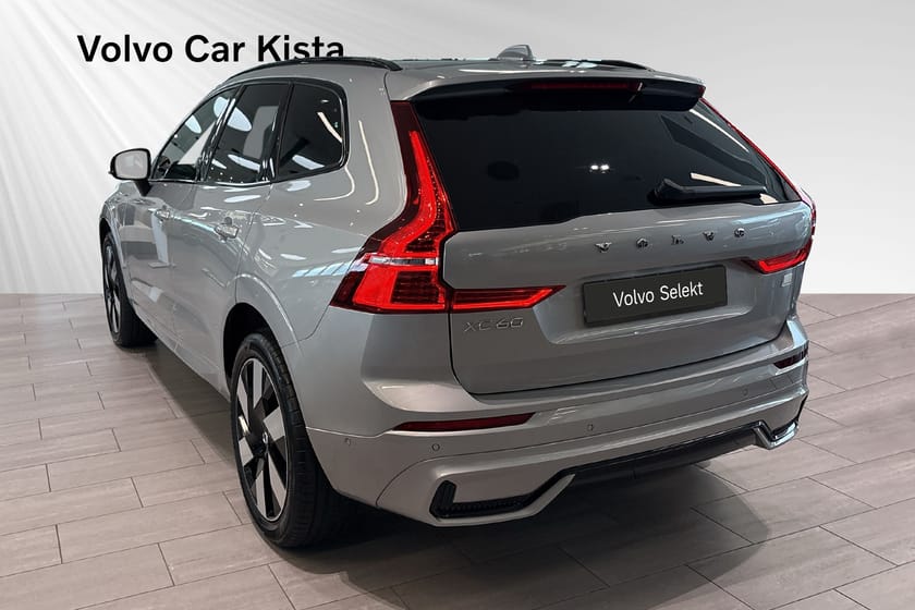 Bild 4 av Volvo XC60 Recharge T6 II Plus Dark Edition Drag Pano 360Kam