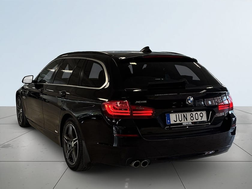 Bild 5 av BMW 520d xDrive Touring Aut Drag Mvärm Psens Rattvärme Skinn S&V