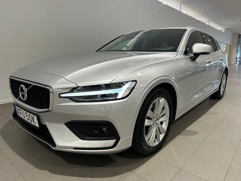 Bild 1 av Volvo V60 D4 Momentum Advanced Edition / Dragkrok / Navigation / Backkamera /