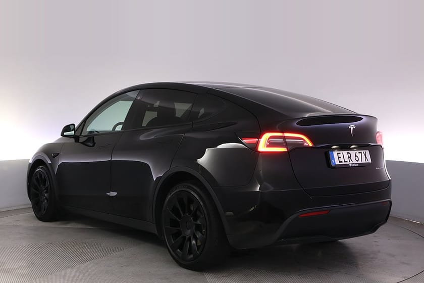 Bild 4 av Tesla Model Y Long Range AWD Uppg. Autopilot 20" Panorama