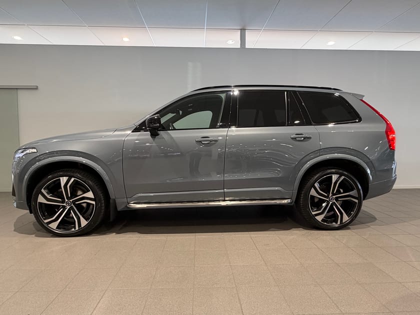 Bild 3 av Volvo XC90 7-seater B5 AWD Diesel R-Des Pro Edt 7-säten / panorama / Dragkrok / navigation / Parkeringskamera / farthållare / minnesstol / parkeringssensor /