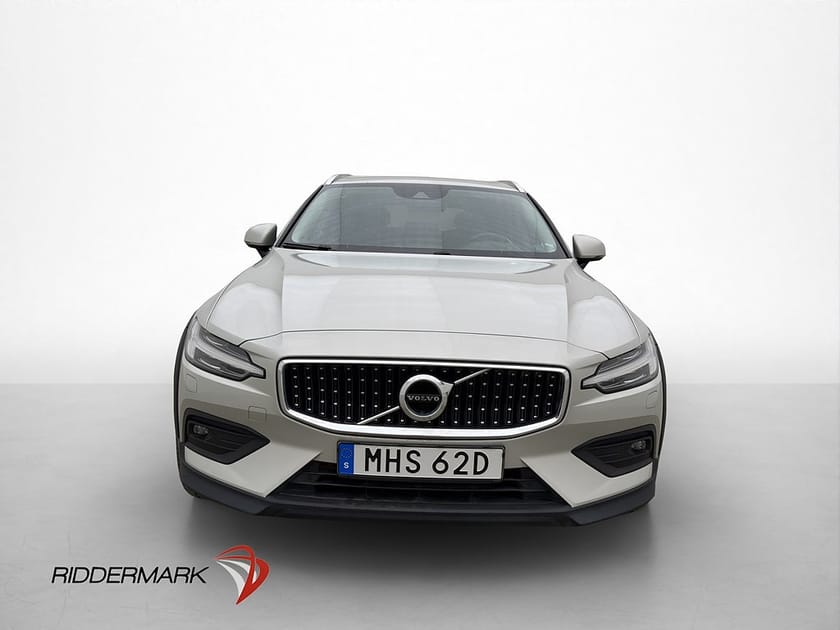 Bild 2 av Volvo V60 Cross Country D4 AWD Momentum VOC B-Kamera D-Värm