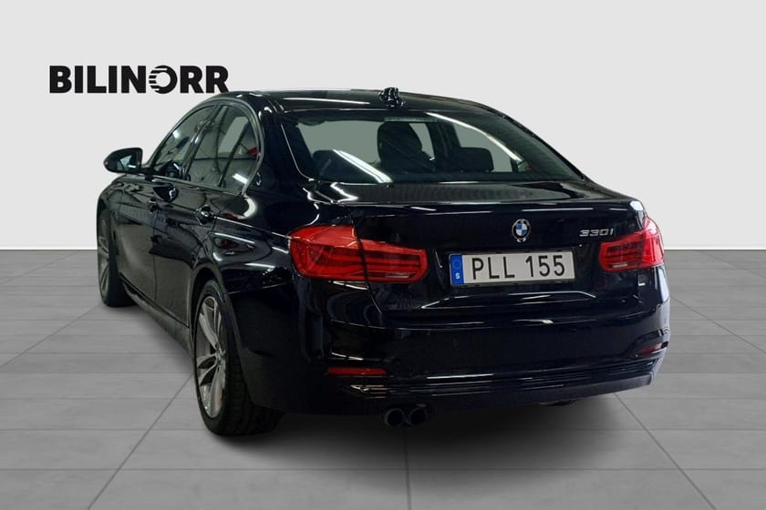 Bild 2 av BMW 330i Sedan Sport Line | VHJUL | MV