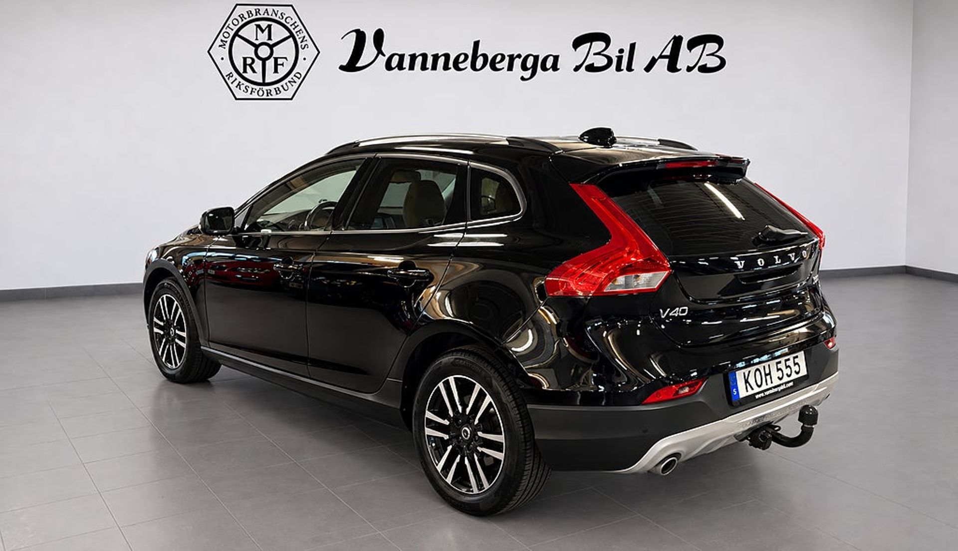 Volvo V40 Cross Country 2018, photo 4/8