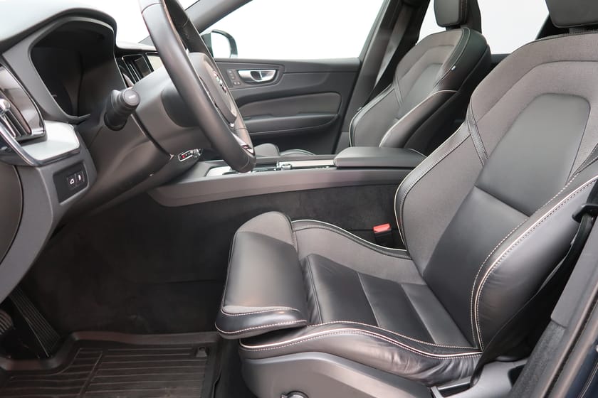 Bild 4 av Volvo XC60 Recharge T6 Plus Dark, Drag