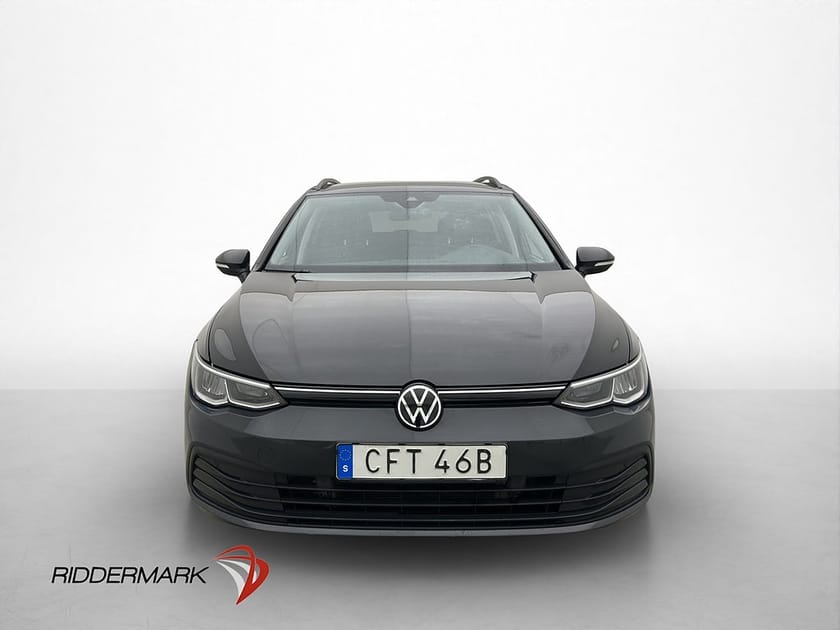 Bild 2 av Volkswagen Golf Sportscombi SC eTSI 131hk Ambient Kamera Navi Drag