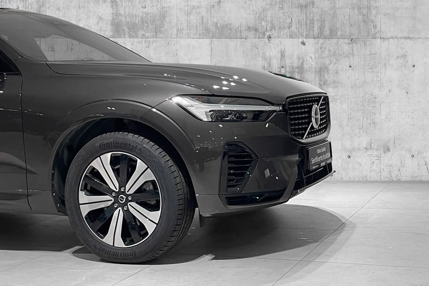 Bilde 2 av Volvo XC60 Recharge T6 Plus Dark SEMI.EL.HF|PANO|TONEDE|SUB|19"