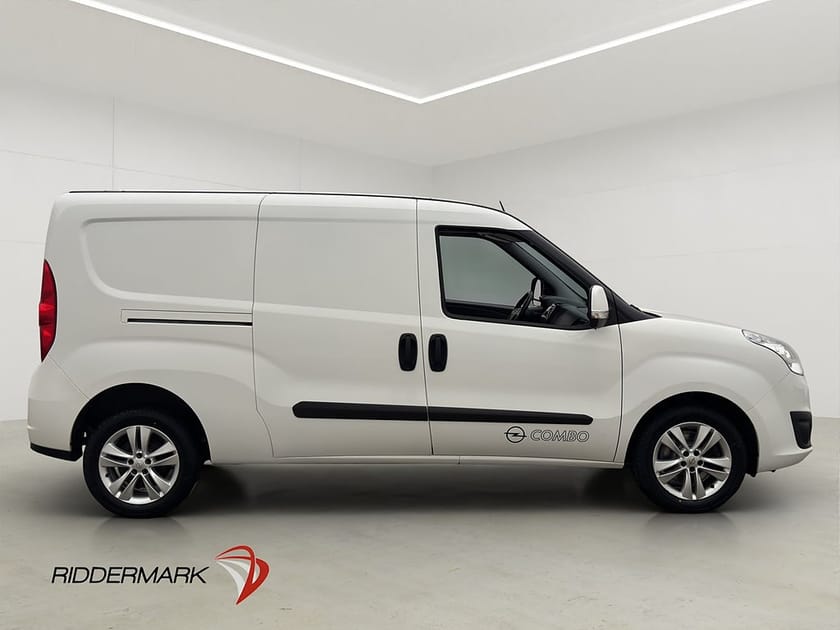 Bild 2 av Opel Combo Van L2 1.3CDTI 95hk A/C Euro 6 0.51/Mil
