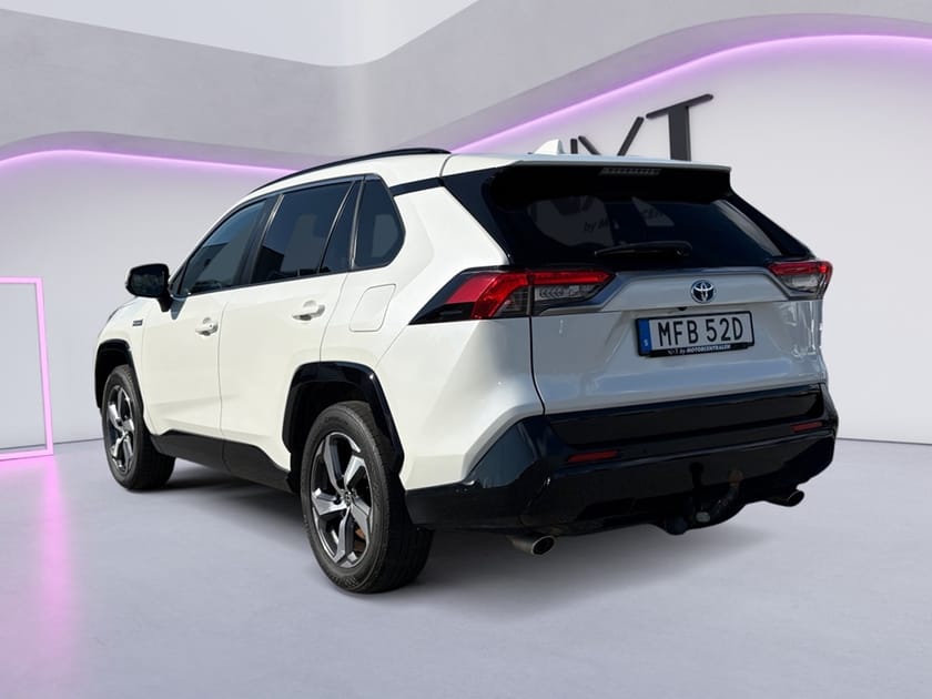 Bild 3 av Toyota RAV4 Laddhybrid Launch Edition/PHEV 75km el/AWD/V-hjul/Drag