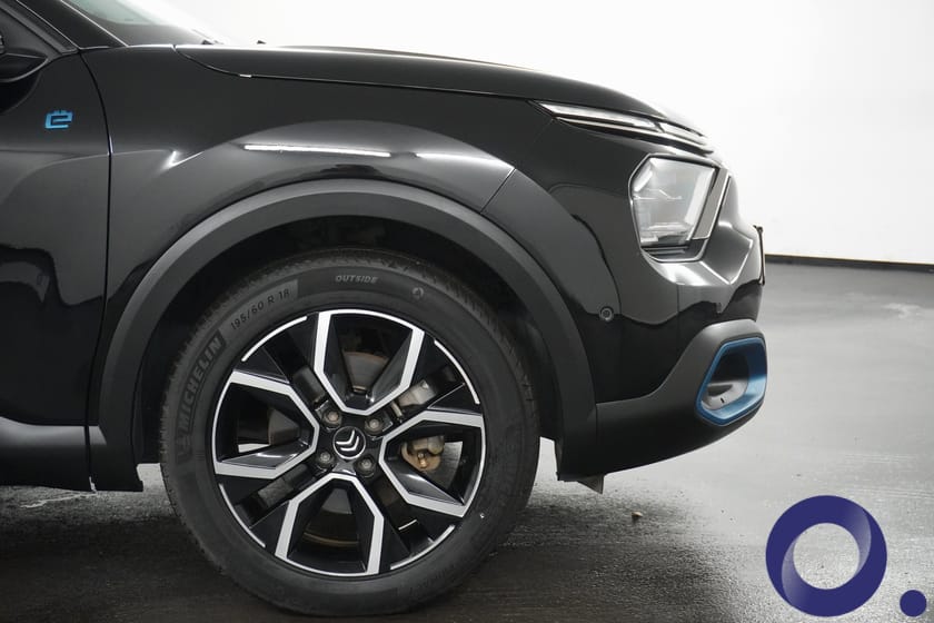 Bilde 2 av Citroën ë-C4 Shine 136hk