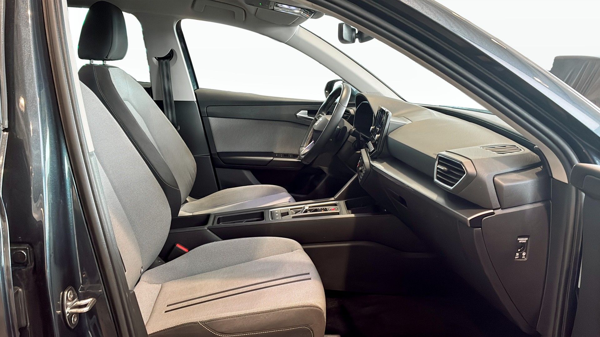 Seat Leon Sportstourer 1.5 eTSI 2021, bild 3/10