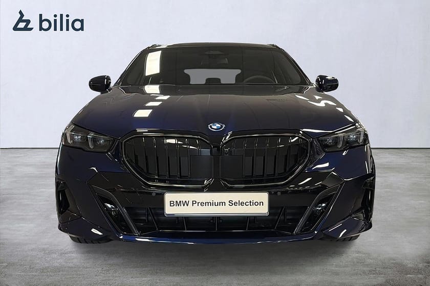 Bild 5 av BMW 550e xDrive Touring 550 M-sport Pro | DEMO | Panorama | B&W