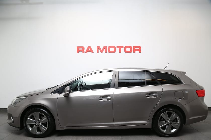 Bild 3 av Toyota Avensis Kombi 1,8 147hk Edition 50 Navi Motorv Dragkrok