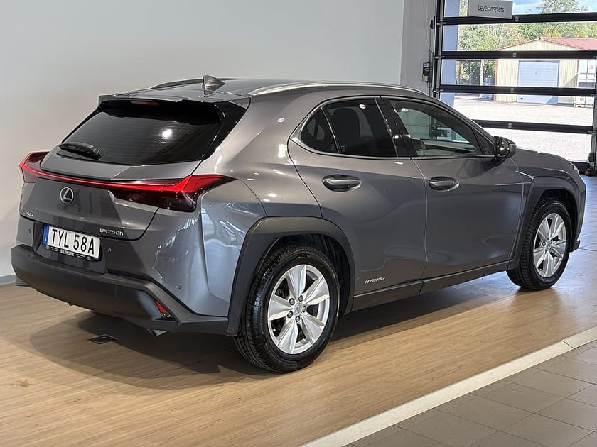 Bild 4 av Lexus UX 250h E-Four