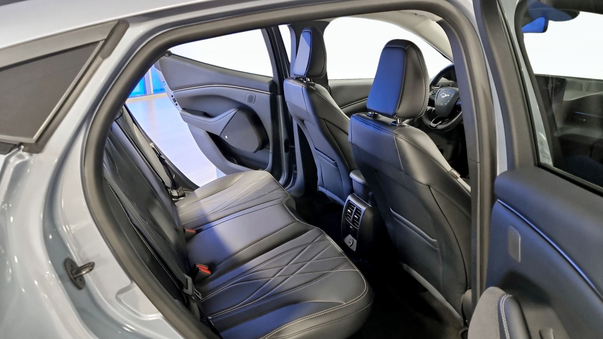 Ford Mustang Mach-E 2022, bild 5/10