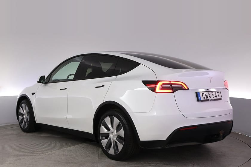 Bild 4 av Tesla Model Y Long Range AWD Autopilot Pano Drag