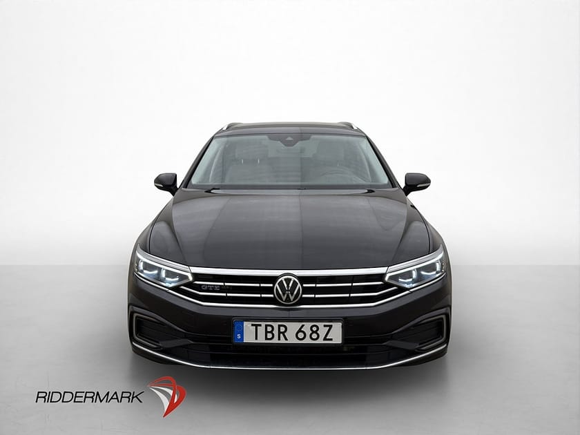 Bild 2 av Volkswagen Passat Sportscombi GTE Executive Skinn 360° HUD Drag Matrix