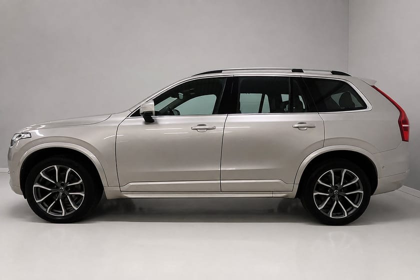 Bild 2 av Volvo XC90 7-Sits D5 AWD Momentum Drag Skinn Kamera D-Värmare