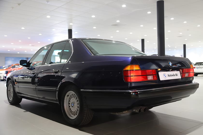 Bild 4 av BMW 740i 740iA E32 – 1994 | Svensksåld | Endast 12 100 mil | Oerhört välhållen