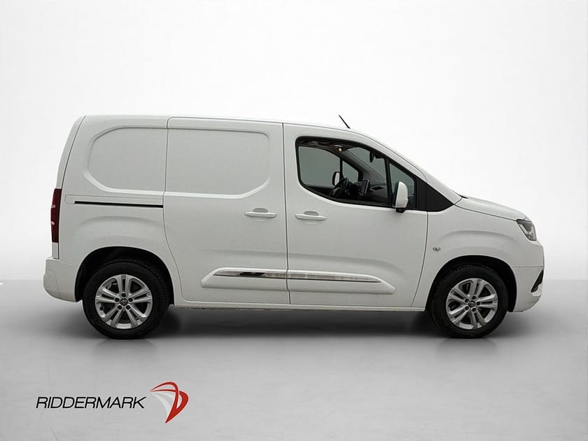 Bild 2 av Toyota ProAce City proace-city 1.5 130hk Värmare 3-Sits B-Kamera CARPLAY