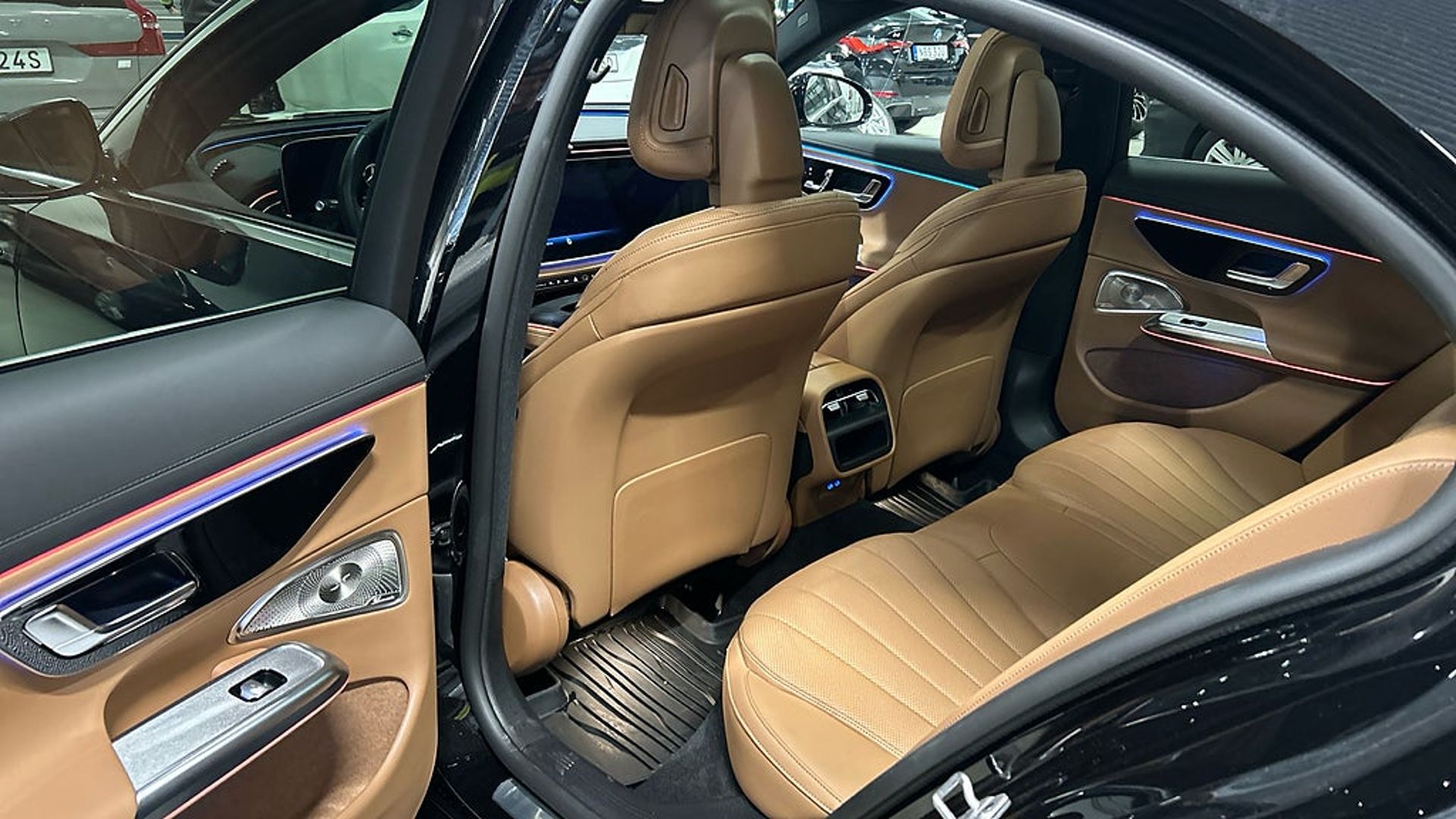 Mercedes-Benz E 400e 4MATIC AMG 2025, bild 7/9