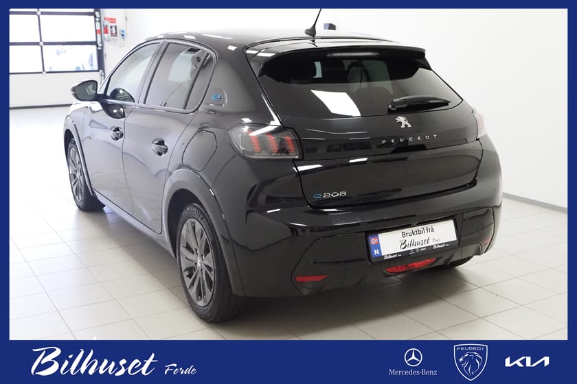 Bilde 2 av Peugeot e-208 Allure / Ryggekamera / Cruise