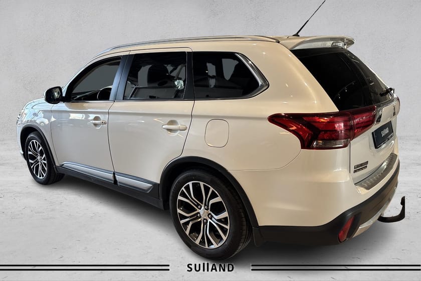 Bilde 3 av Mitsubishi Outlander Instyle+ 2.2-150 DI-D 4WD 7-s