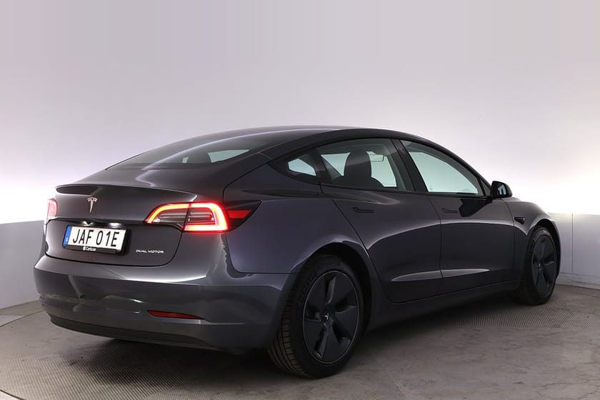 Bild 5 av Tesla Model 3 Long Range AWD Refresh Autopilot Panorama