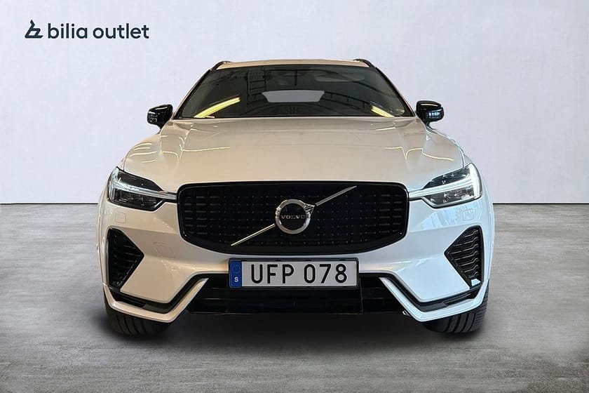 Bild 2 av Volvo XC60 Recharge T6 AWD Plus Dark B-kam Pano Keyless Värmare