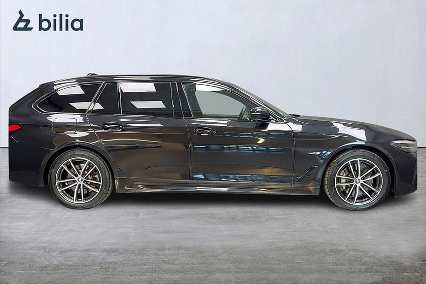Bild 3 av BMW 530e xDrive Touring Touring/ M Sport/ Elstolar minne