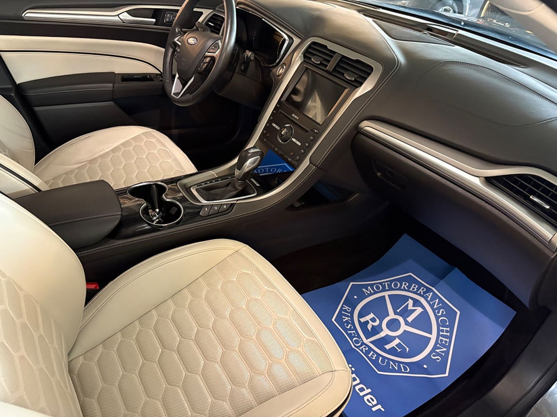 Ford Mondeo 2.0 TDCi Vignale 2018, bild 6/10