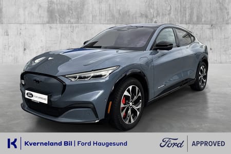 Ford Mustang Mach-E Long Range AWD REGISTRERT 07.2024,SERVICEAVTALE,PANORAMA TAK,CARPLAY+