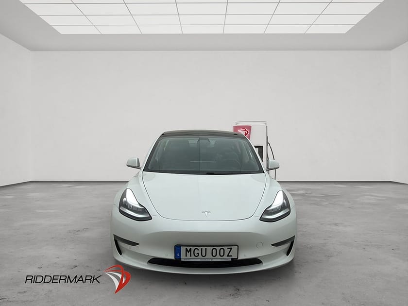 Bild 3 av Tesla Model 3 Long Range AWD Autopilot Svensksåld
