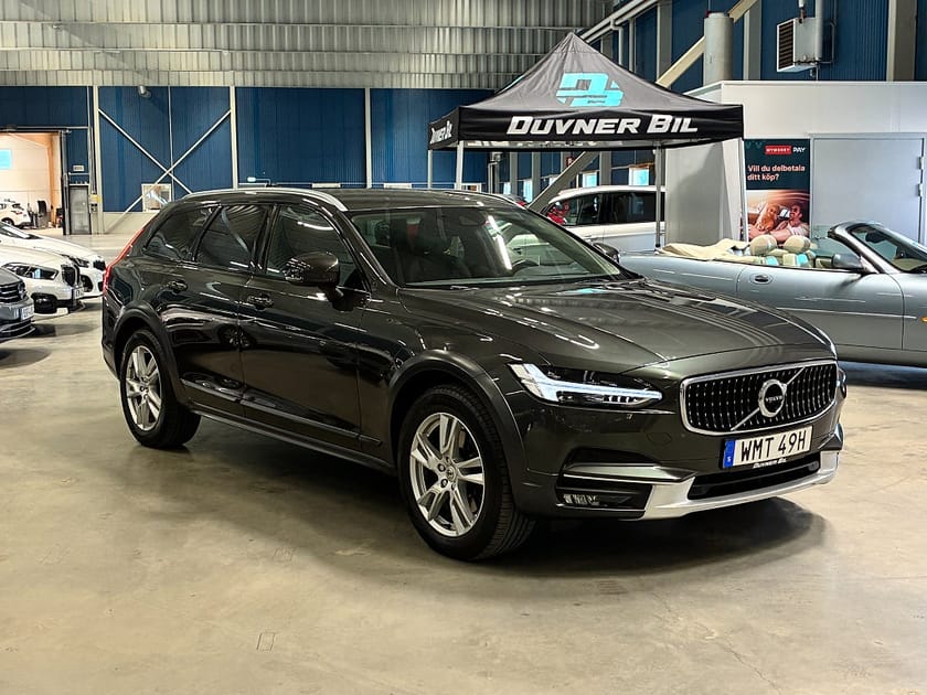 Bild 1 av Volvo V90 Cross Country D4 AWD Advanced SE II | Lounge | Värmare