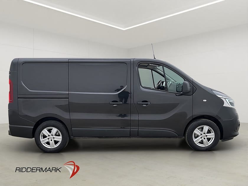 Bild 2 av Renault Trafic Skåpbil 145hk Värmare Dragkrok 3-Sits B-Kamera Moms