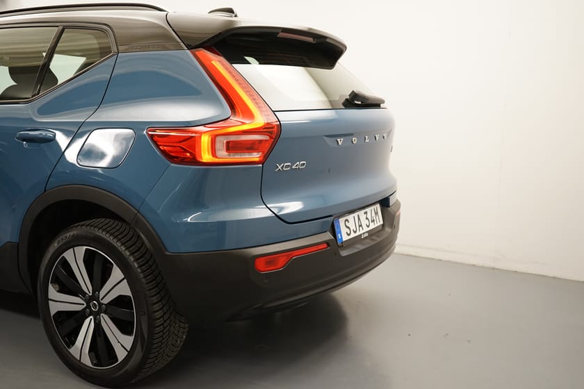Bild 3 av Volvo XC40 Recharge Core Edition, Baklucka elmanövrerad, Dragkrok