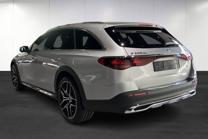 Bild 3 av Mercedes-Benz E 300 de 4MATIC All-Terrain 300de Burmester Drag Premium
