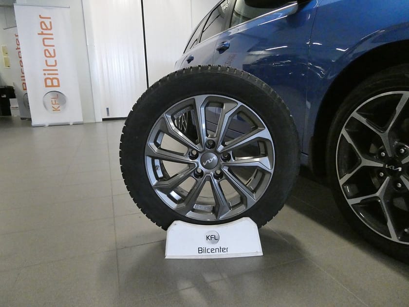 Bild 2 av Kia Ceed Sportswagon Plug-in Hybrid *RESERVERAD* DCT Advance Plus Drag-Pano
