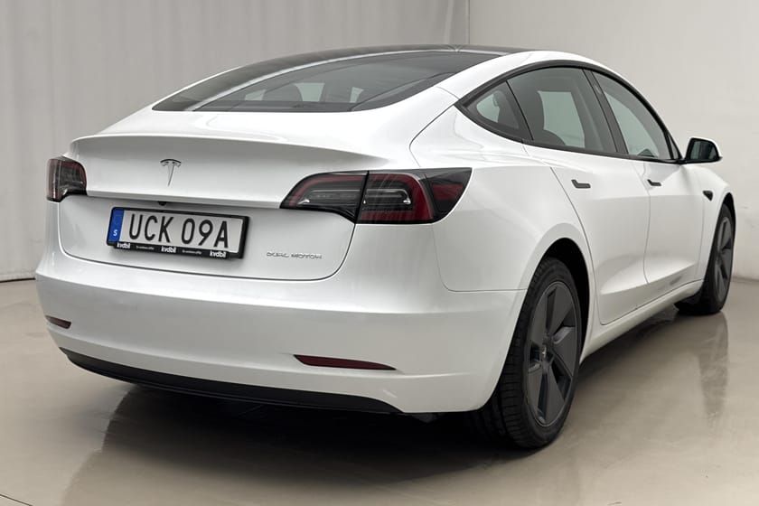 Bild 3 av Tesla Model 3 Long Range AWD Dual Motor Vinterhjul