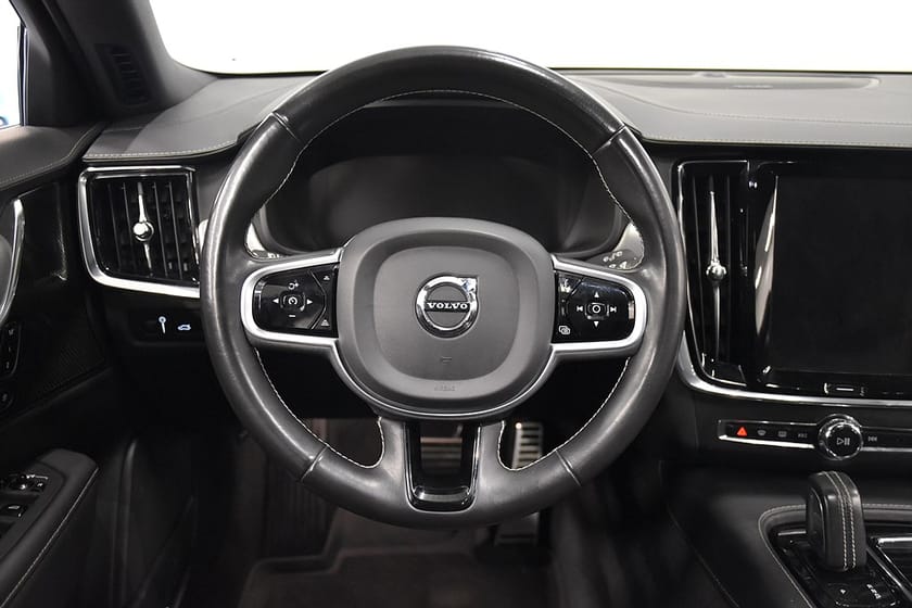 Bild 2 av Volvo V90 Recharge T6 AWD R-Design Pano Massage Drag Head-Up H/K